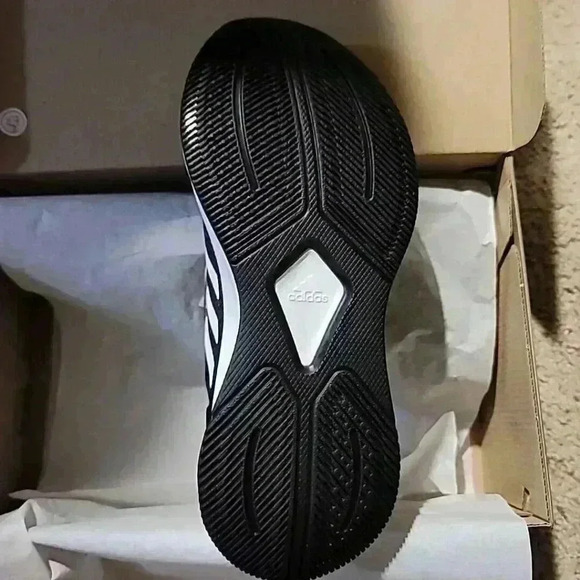 Adidas Duramo 10 Wide Running Shoes Women Size 6 GY3867 New In Box Training - Picture 6 of 6